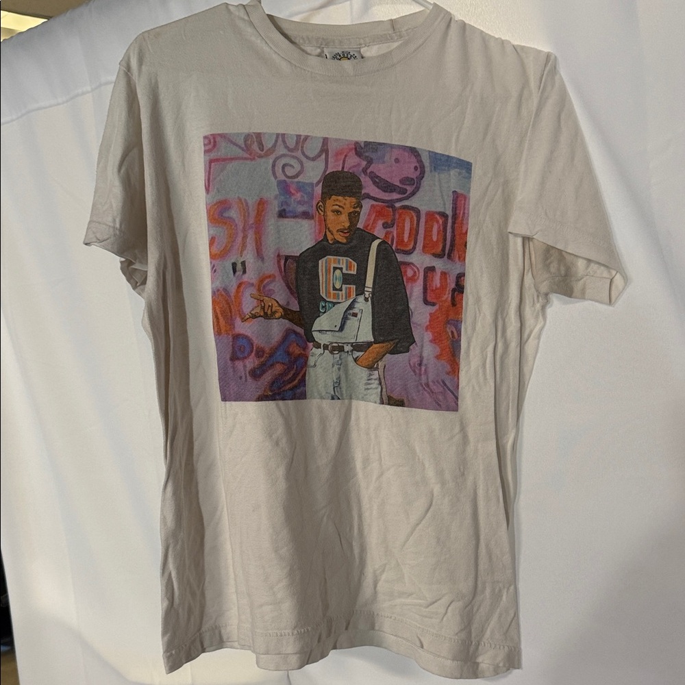 Cross colors Graphic Tee with Urban Art Design